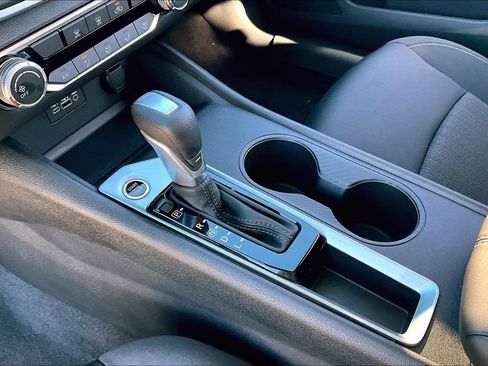 Used 2025 Nissan Altima 2.5 S image 11