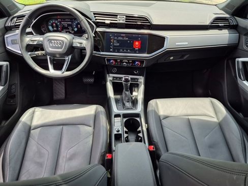 Used 2022 Audi Q3 2.0T Premium Plus w/ Premium Plus Package AWD/4WD image 16
