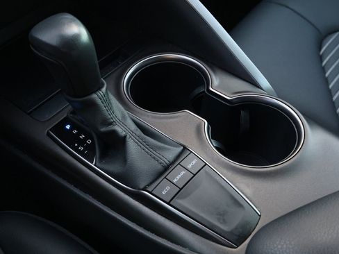 Used 2023 Toyota Camry SE image 21