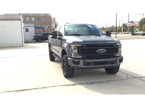 Used 2021 Ford F250 Lariat image 3