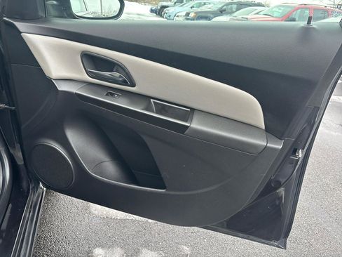 Used 2012 Chevrolet Cruze LS image 17