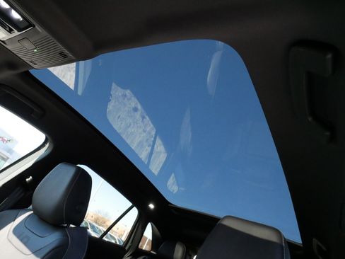 Certified 2025 Volkswagen ID.4 Pro S Plus image 29