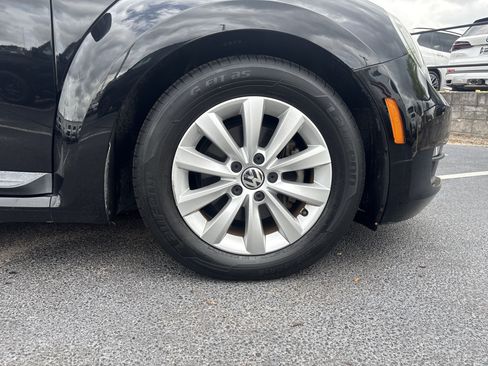 Used 2016 Volkswagen Beetle 1.8T S FWD image 14