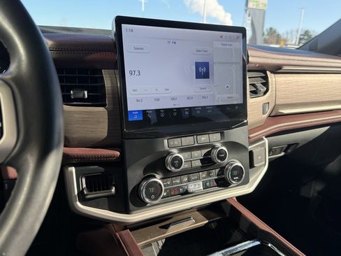 Used 2024 Ford Expedition Max Limited image 13