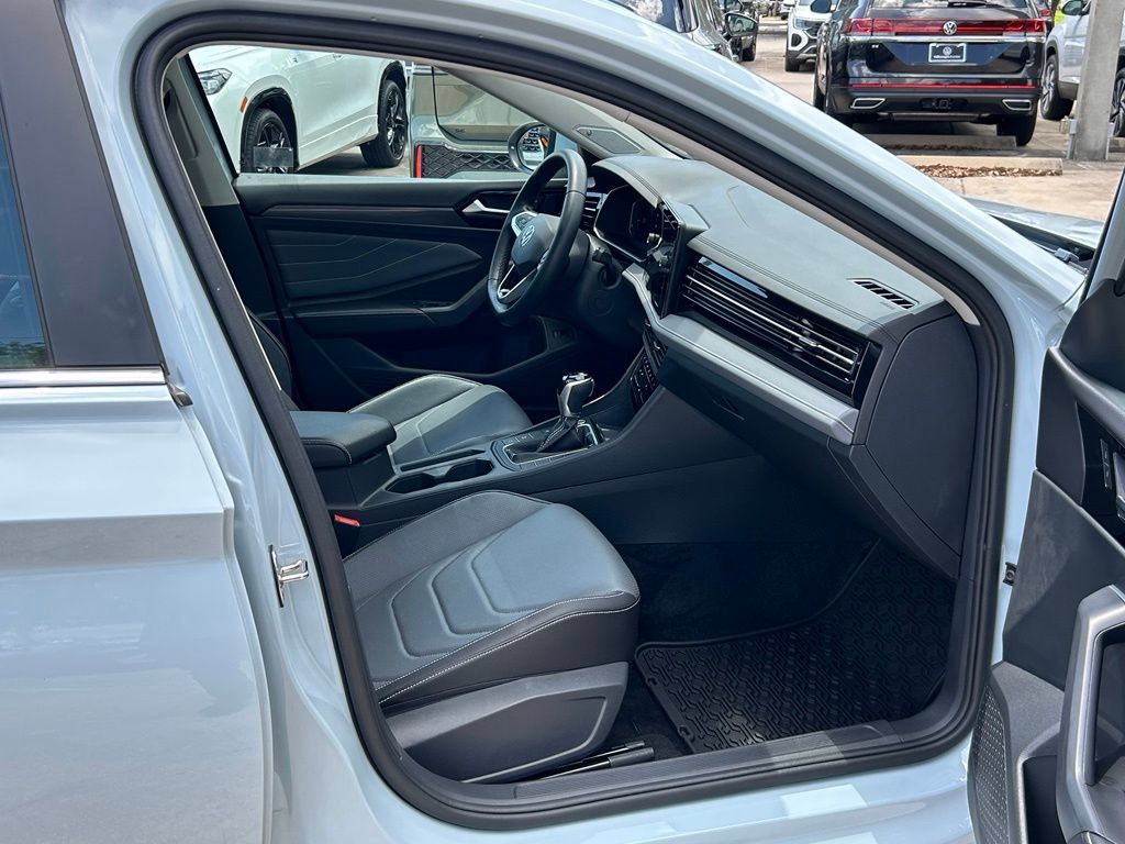 Certified 2025 Volkswagen Jetta SEL FWD image 70