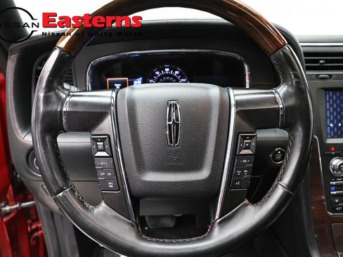 Used 2016 Lincoln Navigator Reserve AWD/4WD image 10