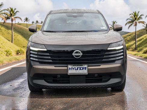 Used 2025 Nissan Kicks SV FWD image 3