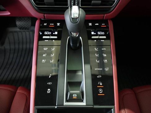 New 2025 Porsche Macan Turbo AWD/4WD image 23
