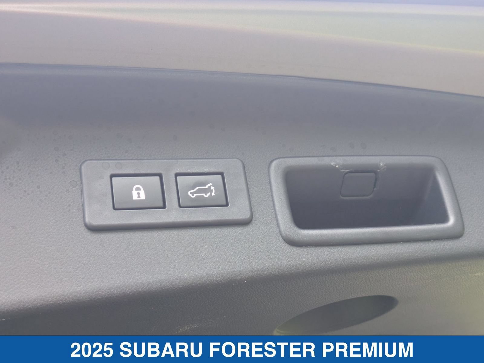 Certified 2025 Subaru Forester Premium AWD/4WD image 34