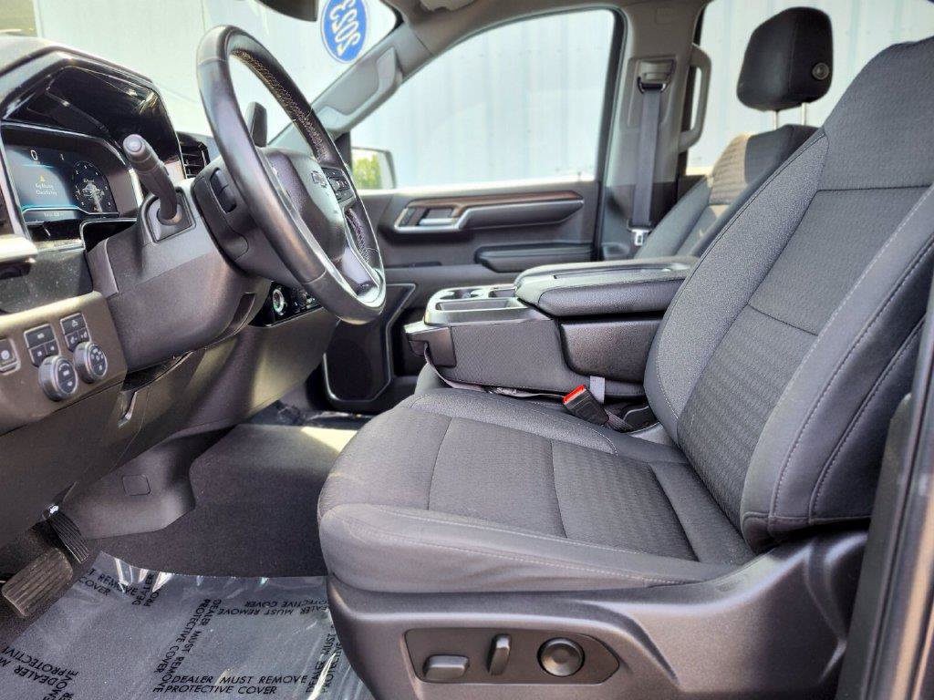 Used 2023 Chevrolet Silverado 1500 RST AWD/4WD image 16