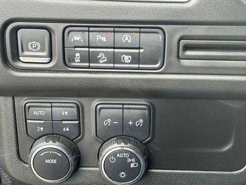 Certified 2024 Chevrolet Tahoe Z71 w/ Luxury Package image 17