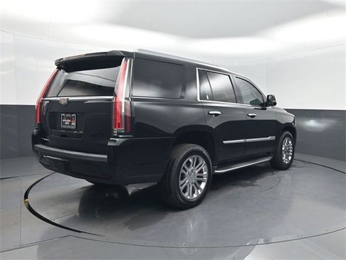 Used 2020 Cadillac Escalade 2WD image 36