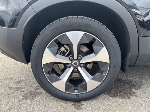 Certified 2024 Volvo XC40 B5 Core image 34