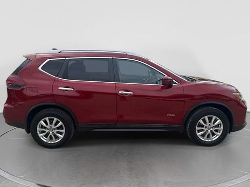 Used 2018 Nissan Rogue SV AWD/4WD image 2