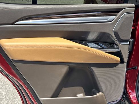 New 2026 Cadillac Escalade Luxury AWD/4WD image 11