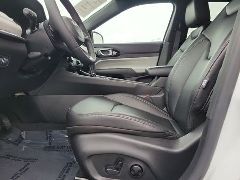 Used 2025 Jeep Compass Limited AWD/4WD image 16