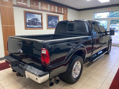Used 2013 Ford F250 Lariat w/ Chrome Pkg RWD image 3