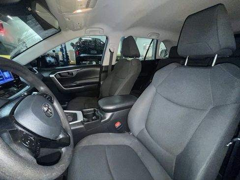 Used 2021 Toyota RAV4 LE image 21