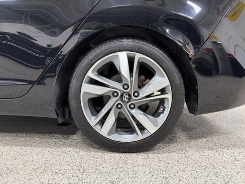 Used 2014 Hyundai Elantra Limited FWD image 13