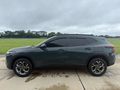 Used 2025 Chevrolet Trax LT w/ Driver Confidence Package FWD image 8