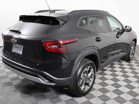 Used 2024 Chevrolet Trax LT image 8