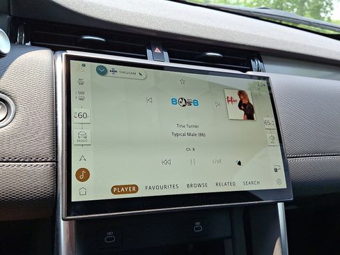 Certified 2025 Land Rover Discovery Sport Dynamic SE image 19