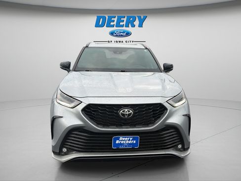 Used 2021 Toyota Highlander XSE AWD/4WD image 15