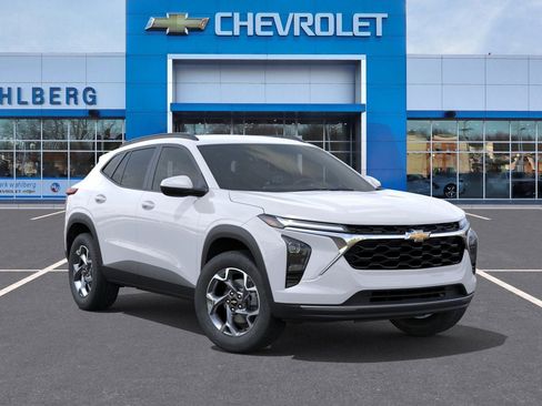 New 2025 Chevrolet Trax LT w/ Driver Confidence Package image 31