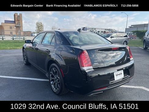Used 2018 Chrysler 300 S w/ 300S Premium Group image 6