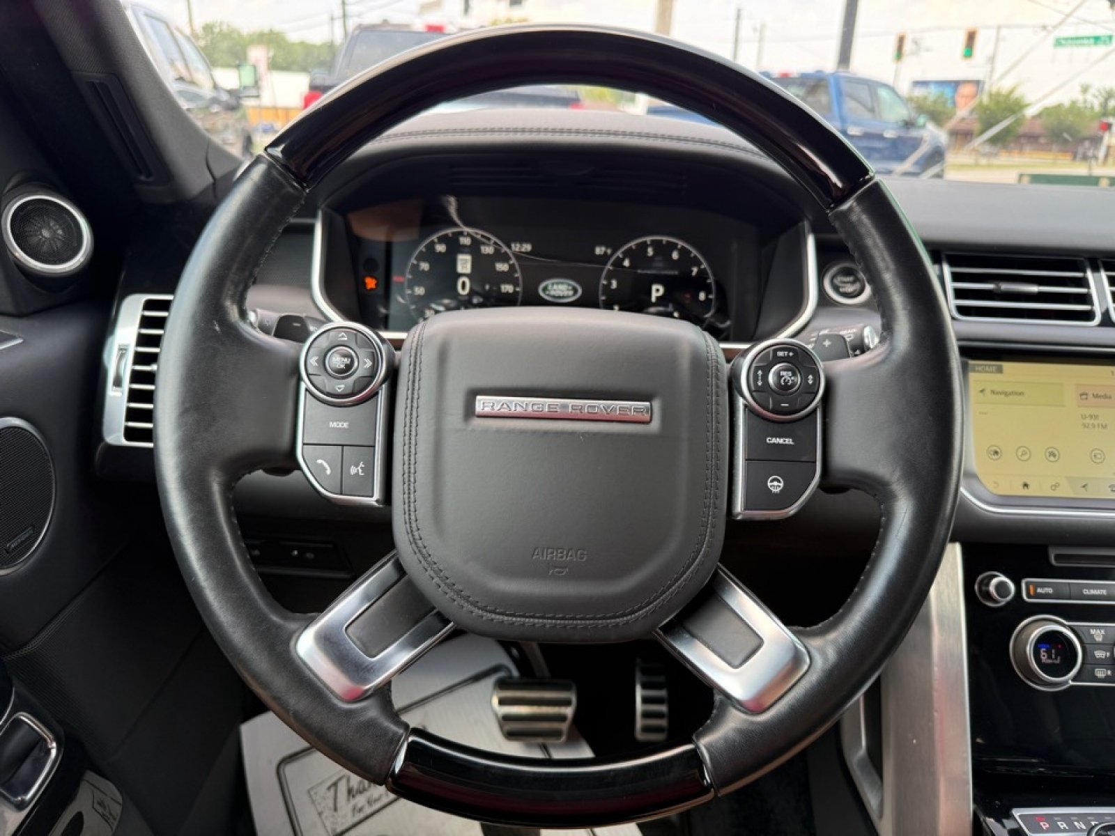 Used 2017 Land Rover Range Rover Supercharged AWD/4WD image 21
