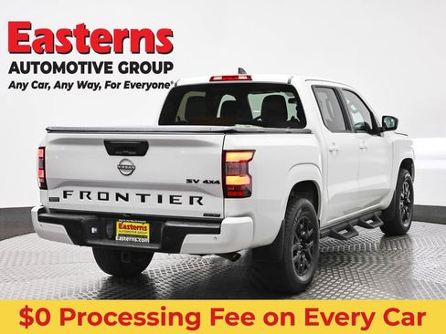 Used 2023 Nissan Frontier SV w/ Midnight Edition Package AWD/4WD image 5