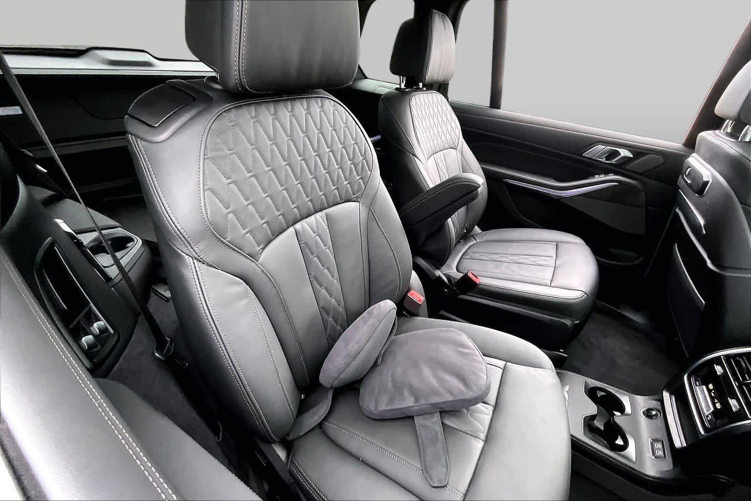 Used 2025 BMW X7 xDrive40i w/ M Sport Package AWD/4WD image 18