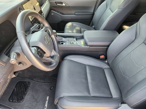 Used 2026 Lexus GX 550 w/ Cold Area Package AWD/4WD image 13