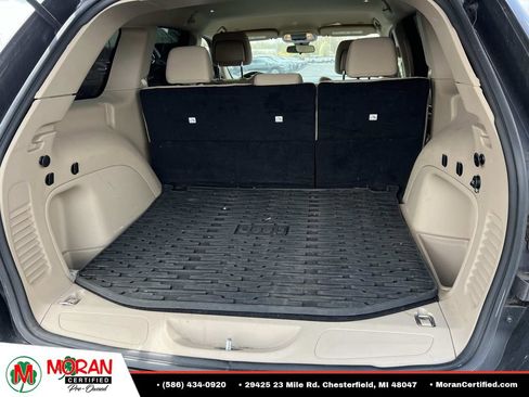 Used 2021 Jeep Grand Cherokee Laredo AWD/4WD image 12