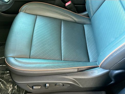 Used 2025 GMC Yukon AT4 w/ AT4 Premium Plus Package image 20