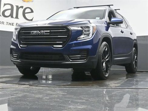 Used 2022 GMC Terrain SLE w/ Driver Convenience Package image 4
