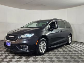 Used 2022 Chrysler Pacifica Touring-L video 3