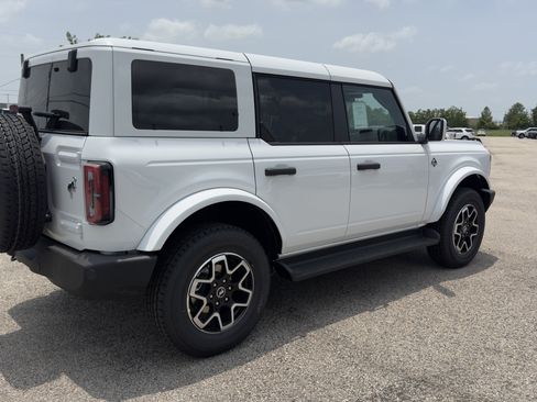 New 2026 Ford Bronco Outer Banks AWD/4WD image 3