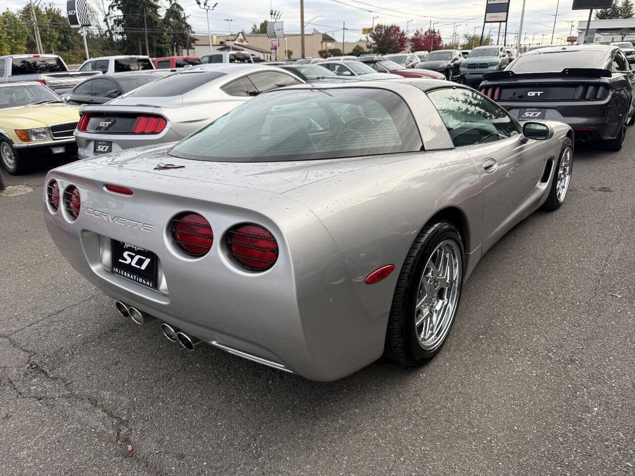 Used 2004 Chevrolet Corvette Coupe w/ Roof Package RWD image 5