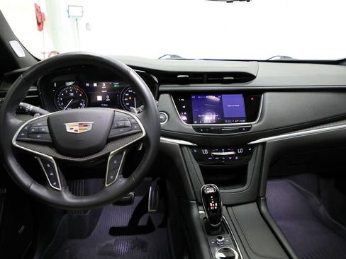 Used 2025 Cadillac XT5 Sportv w/ LPO, Red Accent Package AWD/4WD image 2