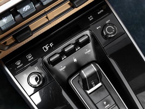 Used 2021 Porsche 911 Turbo S image 72