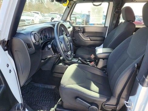 Used 2017 Jeep Wrangler Sport AWD/4WD image 14