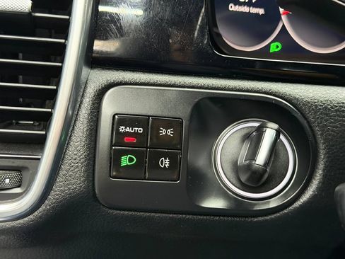 Used 2020 Porsche Cayenne AWD/4WD image 30