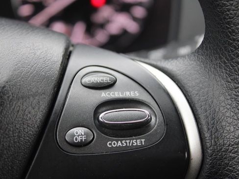 Used 2019 Nissan Pathfinder S image 29