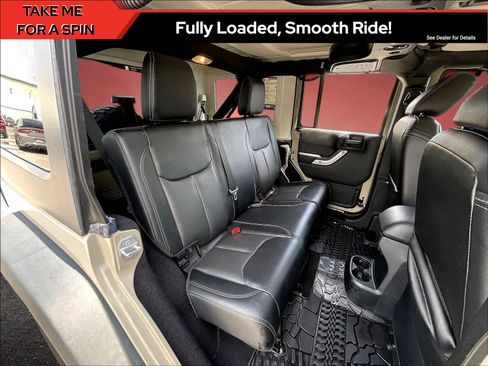 Used 2017 Jeep Wrangler Unlimited Rubicon w/ Dual Top Group AWD/4WD image 23