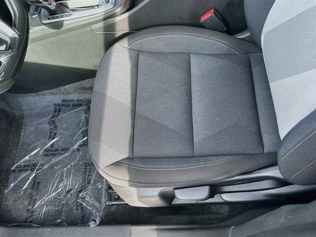 Used 2024 Chevrolet Trax RS FWD image 18