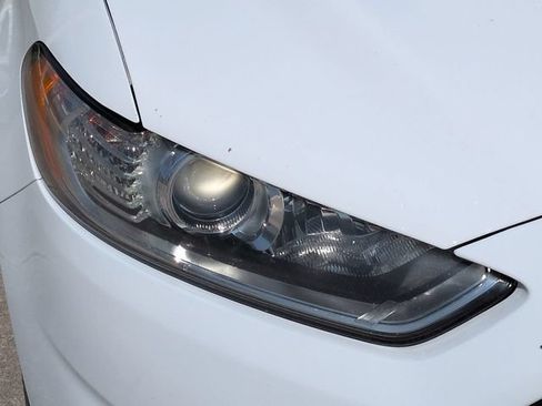 Used 2016 Ford Fusion SE FWD image 10