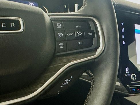 Used 2022 Jeep Wagoneer Series III w/ Convenience Group I image 26