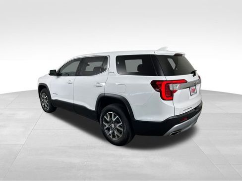 Used 2023 GMC Acadia SLE image 4