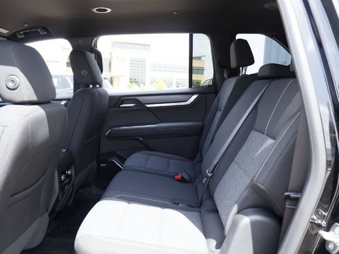 Used 2025 GMC Acadia Elevation FWD image 22